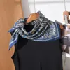 Bufanda Cuadrada de Espiga Simple y Elegante de 65 cm para Mujer, Bufanda de Seda de Lujo Ligero de Gama Alta, Bufanda Multifuncional para Viajes, Chal y Bufanda