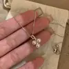 Collar de Perlas y Uvas Estilo Francés de Lujo Ligero para Mujer, Moda de Nicho, Elegancia de Alta Gama, Cadena para Clavícula con Atmósfera de Otoño e Invierno