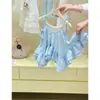 Vestido de tirantes con ribete de encaje para bebé niña 2026 Verano Estilo coreano Ropa infantil Vestido azul claro Vestido tipo camiseta Moderno