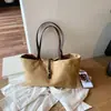 Bolsa de lona de grande capacidade para mulheres, nova bolsa tote outono 2026, bolsa de ombro versátil de grande capacidade para o dia a dia