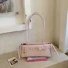 Bolsa Boston Casual Versátil Transfronteiriça para Mulheres, Novo Estilo Primavera 2026, Luxo Leve, Estilosa, Bolsa de Ombro/Axila de Nicho