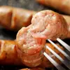 Salsicha Grelhada em Pedra Vulcânica com Pele Crocante e Carne Suculenta, Salsicha de Carne Autêntica para Café da Manhã, Salsicha Grelhada Estilo Taiwanês, Ingredientes para Churrasco e Hot Pot