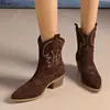 2026 Europeo Tallas Grandes Comercio Electrónico Transfronterizo Botas de Mujer Bordado Retro Estilo Occidental Otoño/Invierno Tacón Grueso Punta Redonda Media Pantorrilla Botas de Jinete Mujer