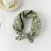 Pedidos Japoneses y Coreanos 58 Bufandas de Seda Bufandas Cuadradas Pequeñas Pañuelos para la Cabeza de Mujer Versátiles Estampado Paisley Bufandas de Algodón y Lino Venta al por Mayor Verano Estilo Delgado