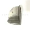 Fundición de precisión de acero 45# caja de fundición de precisión protector de esquina de bolsa descerado fundición protector de esquina de tres agujeros fundición de precisión de acero al carbono