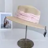 2025 Moda Cinta Estampada Sombrero de Copa Plana para Mujer Verano Elegante Combinación Perfecta Protector Solar Sombrero de Paja Exterior Protector Solar Sombrero de Sombrilla Moderno