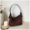 Bolsa Grande Estampa de Leopardo para Mulheres 2024 Nova Outono e Inverno Bolsa de Ombro para o Dia a Dia Bolsa Tote Saco Transversal Versátil
