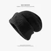 Sombrero de Rafia de Nuevo Estilo Otoño e Invierno con Bufanda Integrada y Chal para Mujer, Versátil, Adelgazante del Rostro, Cálido, Protector de Orejas, Gorro de Lana Engrosado