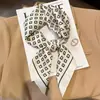 Lenço de Seda Estampado, Lenço Quadrado Pequeno, Estilo Coreano Feminino Transfronteiriço Estampa de Leopardo Paisley Seda Sintética Lenço de Pescoço, Estoque Pronto de Fábrica, Lenço de Alta Qualidade