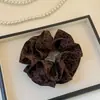 Diadema de Lazo Exquisita con Estampado de Leopardo de Doble Capa, Nueva y de Moda, para un Look de Moño Desenfadado, Accesorio para el Cabello Scrunchie para Mujeres