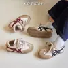 Zapatos Forrest Gump infantiles de piel genuina, nueva colección primavera/otoño 2026, zapatillas casuales ligeras y de suela suave para niños, zapatillas versátiles para niñas