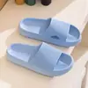 Sandalias para Niños Modelo Nuevo Qidashun, Pantuflas Gruesas de Verano para Niños para Uso en Casa, Tallas de Zapatos para Niños 24-35 Venta al por Mayor