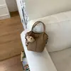 2026 Bolso Casual de Moda Estilo Nuevo con una Textura Simple y Moderna, Bolso Cubo para Invierno, Bolso Cruzado y de Hombro Personalizado para Mujer
