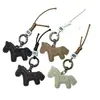 Llavero Colgante de Cuero de Dibujos Animados Caballo Versátil Creativo Año del Caballo Decoración de Bolso Colgante Pequeño Accesorio de Cuero