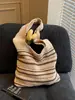 Bolsa de Palha Grande Capacidade Mais Vendida no Verão para Mulheres 2026 Novo Estilo Bolsa de Praia Trançada Vazada Estilo Relaxado Bolsa Tote Retrô