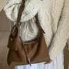 2026 Bolso de Hombro Único Otoño/Invierno Gamuza Felpa Retro Bolso Tote Gran Capacidad Bolso de Axila para Viajes Diarios Sensación de Alta Gama para Mujer