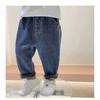 Calça jeans infantil com forro de fleece primavera e outono roupas infantis 2023 nova calça grossa de outono e inverno para meninos crianças médias e grandes calça estilo coreano