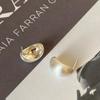 Pendientes Curvos Cepillados con Forma de Frijol Pequeño con Textura Mate, Pendientes Geométricos Exquisitos Chapados en Cobre Dorado Minimalistas de Dongdaemun, Corea