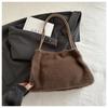 2025 nova bolsa de pelúcia feminina bolsa peluda jantar em família peluda transversal feminina bolsa de ombro tote coreana atacado