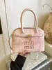 Bolsas de Alta Gama para Mujer 2026 Primavera Bolsos de Nuevo Estilo Versátil Elegante Textura de Nicho Letra Bordada Bolso de Hombro de Mano