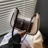 Otoño 2026 Bolso de Mano Retro de Nicho Elegante Nuevo Bolso Cuadrado Pequeño Personalidad para Mujer Gran Capacidad para Viajes Diarios Bolso de Hombro Único Cruzado
