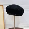 Boina de Terciopelo Gamuzado Melange para Mujer con Remaches Metálicos y Diseño de Correa de Cuero Sombrero Octagonal Otoño Invierno Sensación Relajada Sombrero de Pintor