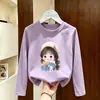 Camiseta de manga comprida para meninas, nova e estilosa, 2026 primavera e outono, blusa básica de algodão puro para meninas, top de outono fofo para crianças