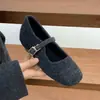 Sapatos peludos femininos cinza que aumentam a altura, série cinza da moda, usados por influenciadores digitais, Sapatos de algodão peludos Mary Jane de salto alto