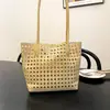 Bolsa de nicho 2026, bolsa de ombro, bolsa de axila, bolsa tote para mãe e filho, bolsa cesta trançada de couro macio estilo coreano, bolsa tipo balde