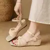 Sandalias de cuña tejidas estilo vintage francés para mujer, primavera/verano 2026, versátiles, de punta abierta, de una tira, que aumentan la altura, romanas de punta cuadrada