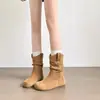 Botines retro plisados ​​para mujer, nueva colección otoño/invierno 2026, forrados de felpa, versátiles, de suela plana, a media pantorrilla, efecto estilizador.