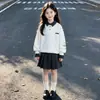 Conjunto de sudadera casual relajado estilo coreano para niñas, atuendo de dos piezas de moda para niños mayores, primavera y otoño 2026