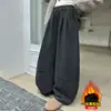 Pantalones Casuales para Niña Grande de Finales de Otoño Invierno Nuevo Ropa Infantil Niñas Pantalones Deportivos de Felpa Sueltos de Una Pieza Estilosos