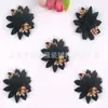 Venta al por mayor de accesorios para ropa de fabricante Flores artificiales Pasadores étnicos Hechos a mano con incrustaciones de diamantes Accesorios de flores artificiales Parches de arte financiero Pegatinas