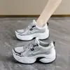 Nuevos Zapatos de Mujer Verano 2026: Zapatillas Chunky de Papá, Zapatillas Versátiles de Estilo Coreano para Mujeres Bajitas que Aumentan la Altura, Zapatos Casuales de Moda