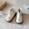 Zapatos de Princesa de Encaje para Niñas 2026 Otoño/Invierno Nuevos Botas Martin Cómodas de Suela Blanda para Niños Botas Cortas de Cuero con Felpa para Niños Medianos y Grandes