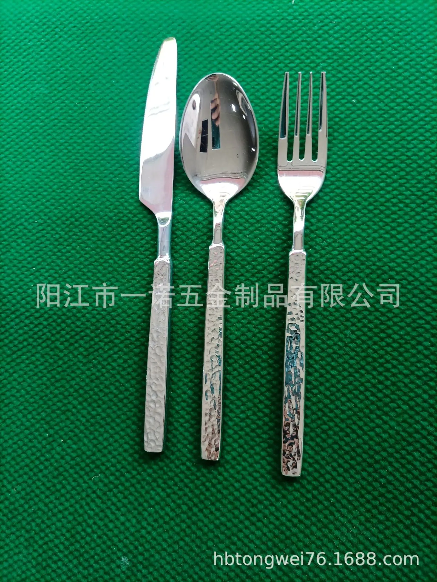 餐具20201016D尺寸刀13X2cm,88.5g。刀背厚