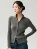 26 Cardigã de Cashmere com Zíper Duplo Listrado Novo Estilo Suéter Feminino Gola Alta Outono e Inverno Nova Jaqueta de Cashmere Slim Fit