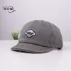 Gorra de Hip-Hop Unisex Vintage de Algodón Lavado Versátil Ala Corta Parte Superior Suave Bordado de Parche Ala Plana Gorra de Béisbol para Parejas