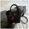 Bolsa de Mão Retro de Luxo para Mulheres 2026 Nova Primavera Versátil para o Dia a Dia Bolsa Transversal Exquisita Super Popular Bolsa de Ombro