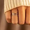 Anillo transfronterizo anillo de curva ondulada anillo femenino europeo y americano simple todo-partido anillo de índice de ECG joyería entrega de una sola pieza