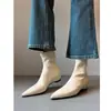 Botas Finas Que Aumentam a Altura Sixwoo para o Dia a Dia 4,5cm Bico Fino Couro Macio Botas Elásticas com Zíper Traseiro Botas de Salto Novo