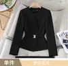 Venta al por mayor transfronteriza de atuendos profesionales marrones nuevos de otoño e invierno: Conjunto de dos piezas de blazer de manga larga y pantalón ancho para mujer, moderno