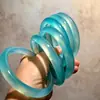 Pulseira de ágata calcedônia transparente como gelo, azul natural, clara como água, com efeito de luz, circunferência interna de aproximadamente 62 mm