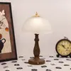 Lámpara de Mesa Clásica Estilo Antiguo Lámpara de Mesita de Noche para Dormitorio Retro Color Nogal de Alto Nivel Atmósfera Luz Nocturna Americana