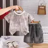 2026 Conjunto de Verano Delgado con Estampado de Letras para Niños Ropa Infantil Nueva y Elegante Conjunto de Dos Piezas Camiseta de Verano para Bebé