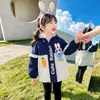 Roupas de Outono para Meninas Jaqueta 2026 Nova Estilosa Bebê Outono Infantil Desenho Animado Blusa Menina Estilo Primavera e Outono Corta-vento
