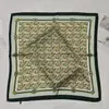 Pañuelo cuadrado estampado de leopardo bufanda coreana femenina de seda versátil pañuelo para el pelo bufanda retro flor de anacardo pañuelo cuadrado pequeño venta al por mayor