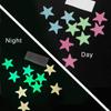 Pegatinas de Pared Luminosas de Estrella de 3 cm y Luna de 8 cm Pegatinas Fluorescentes Brillantes Tridimensionales para Decoración de Habitación Infantil Pegatinas Luminosas Transfronterizas para Refrigerador