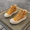 Zapatos retro de caña alta de piel de vaca para mujer Otoño e Invierno 2023 Nuevas botas cortas de plataforma de cuero genuino Botas Martin de punta ancha casual para muñeca